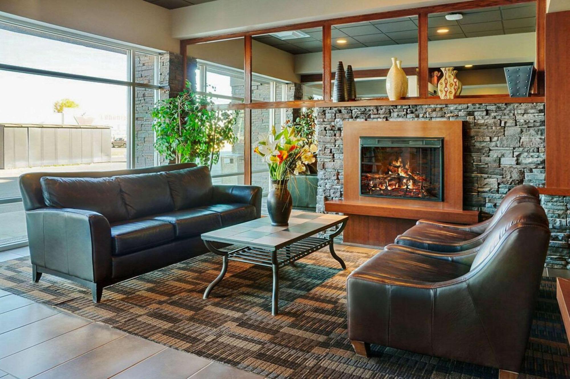 Radisson Hotel Fort St John Fort St. John Экстерьер фото
