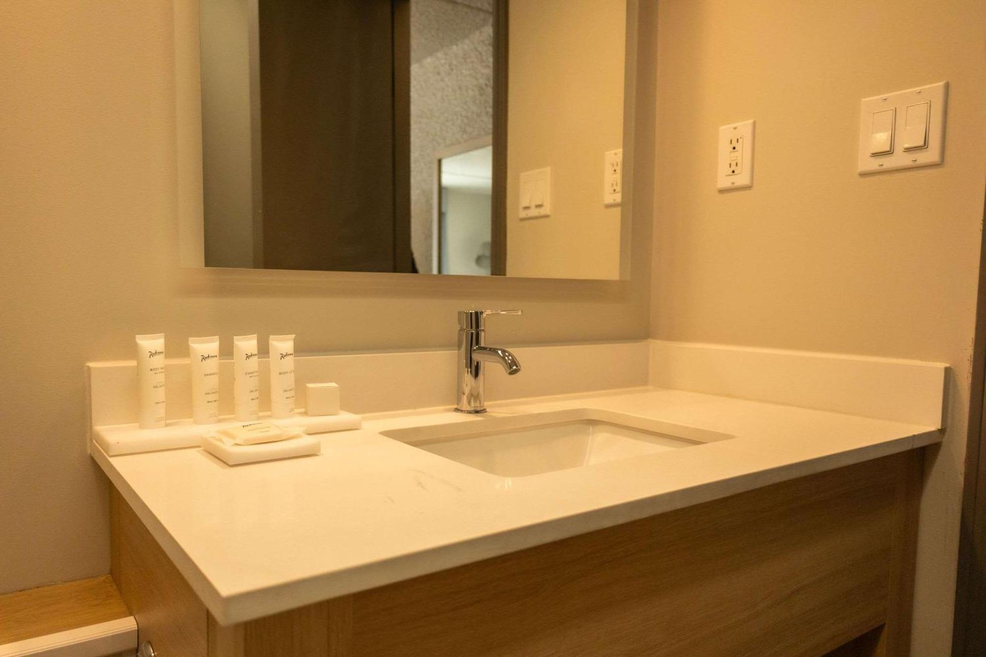Radisson Hotel Fort St John Fort St. John Экстерьер фото
