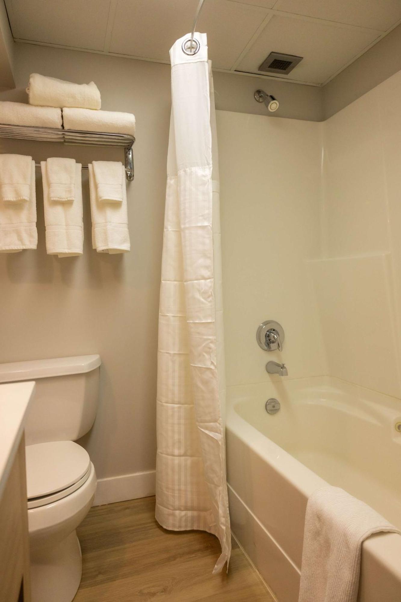 Radisson Hotel Fort St John Fort St. John Экстерьер фото