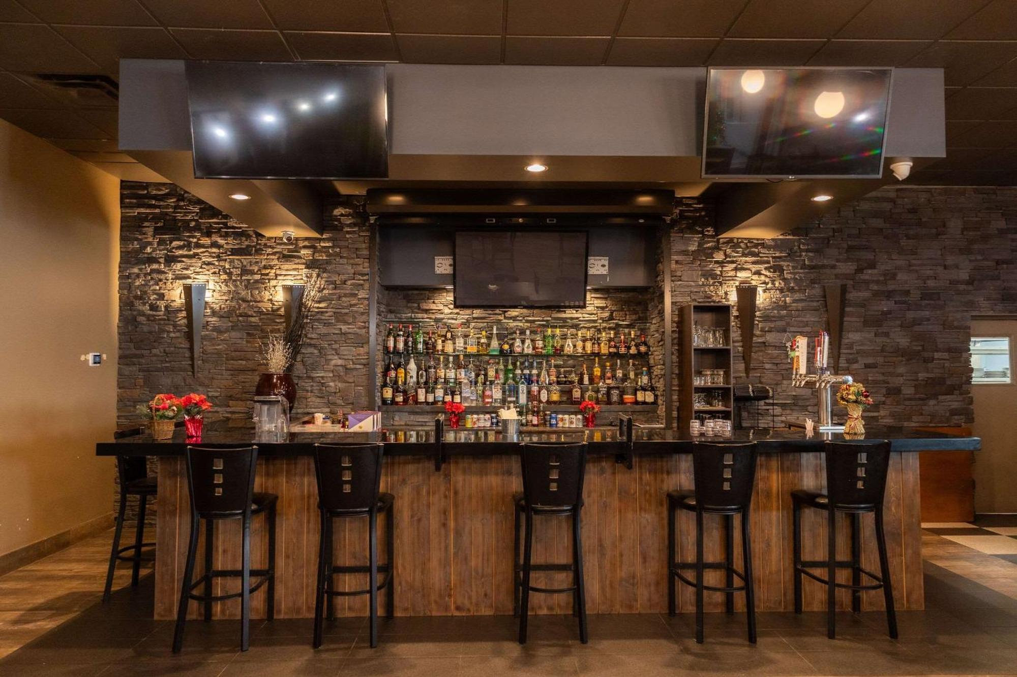 Radisson Hotel Fort St John Fort St. John Экстерьер фото