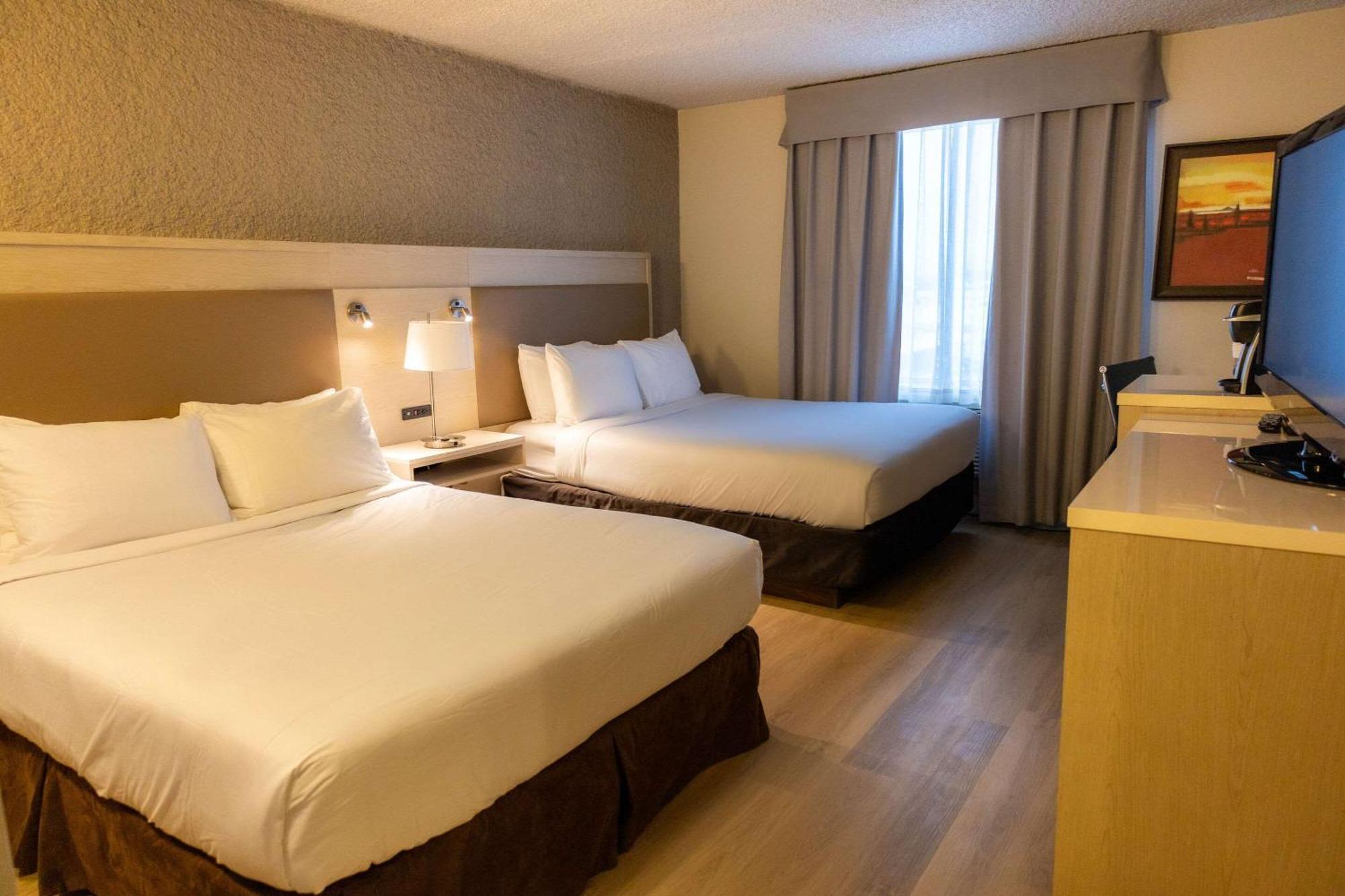 Radisson Hotel Fort St John Fort St. John Экстерьер фото