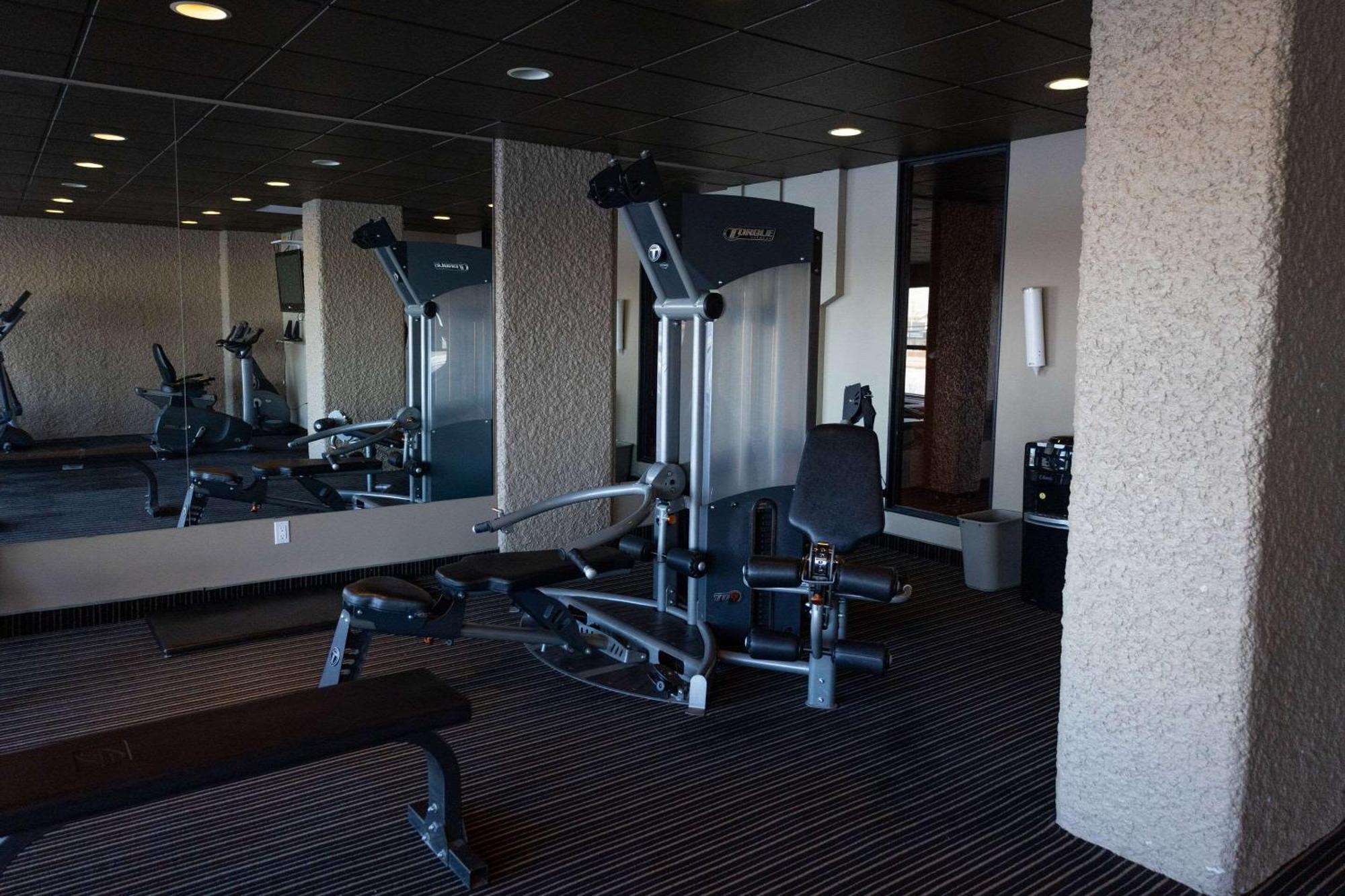 Radisson Hotel Fort St John Fort St. John Экстерьер фото