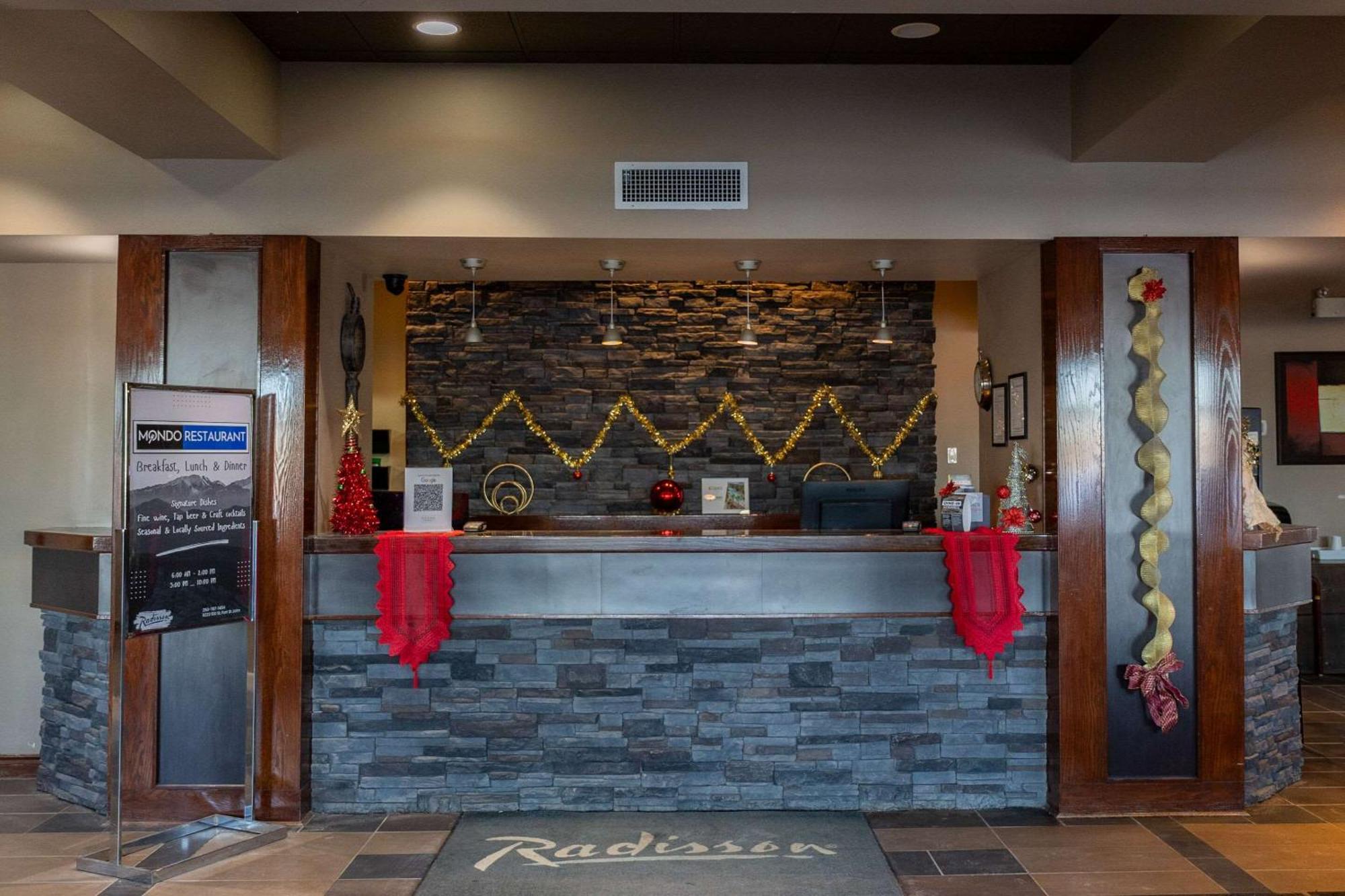 Radisson Hotel Fort St John Fort St. John Экстерьер фото