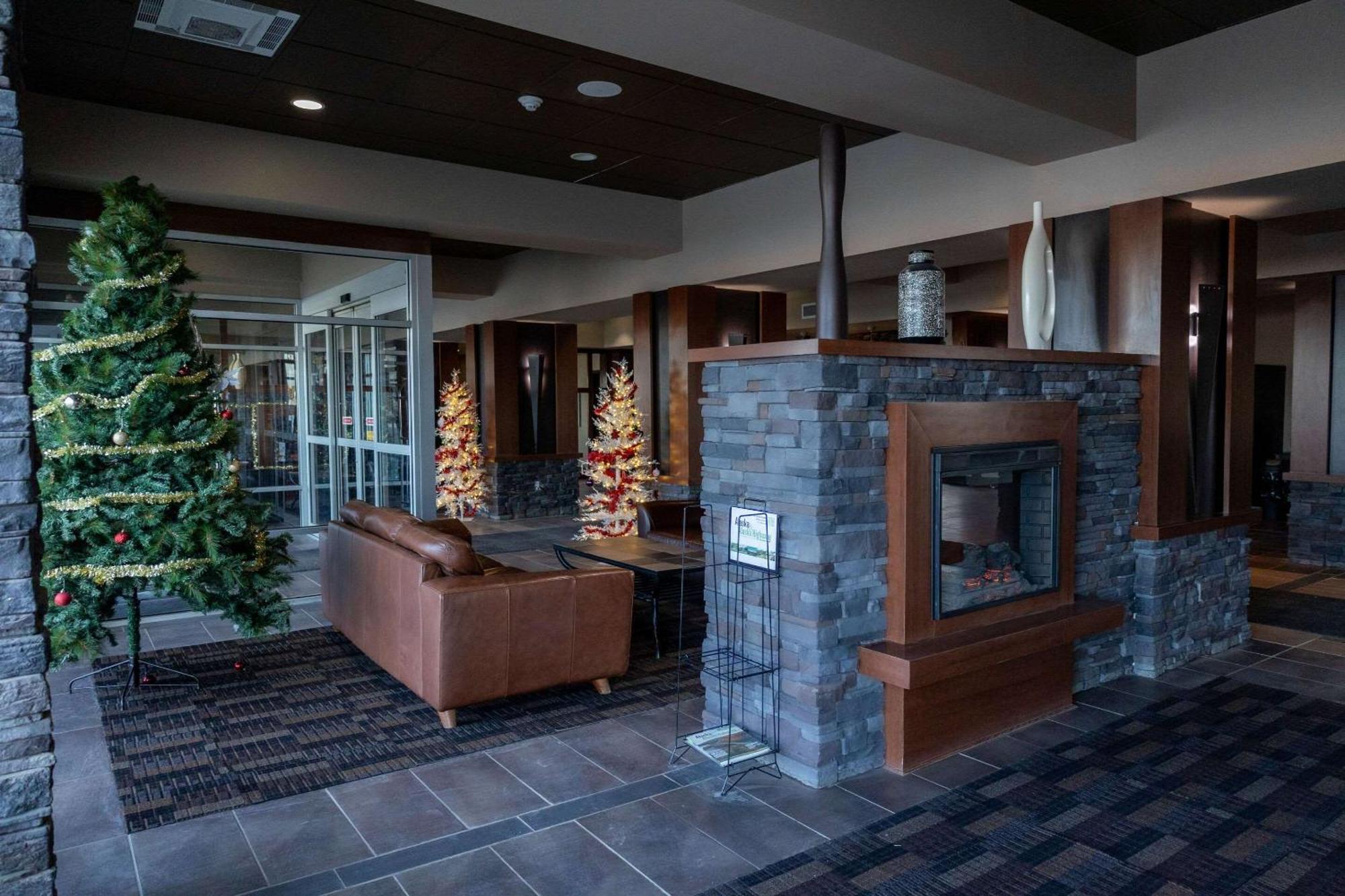 Radisson Hotel Fort St John Fort St. John Экстерьер фото
