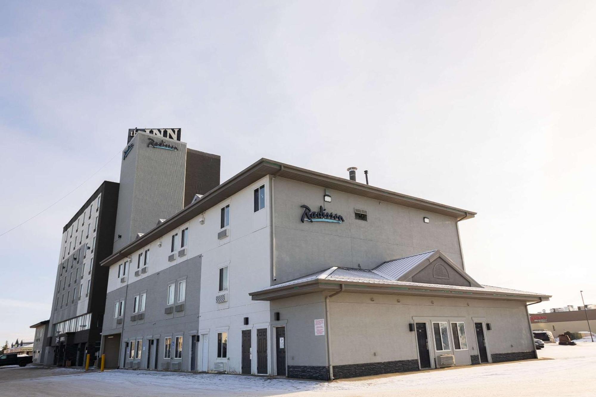 Radisson Hotel Fort St John Fort St. John Экстерьер фото