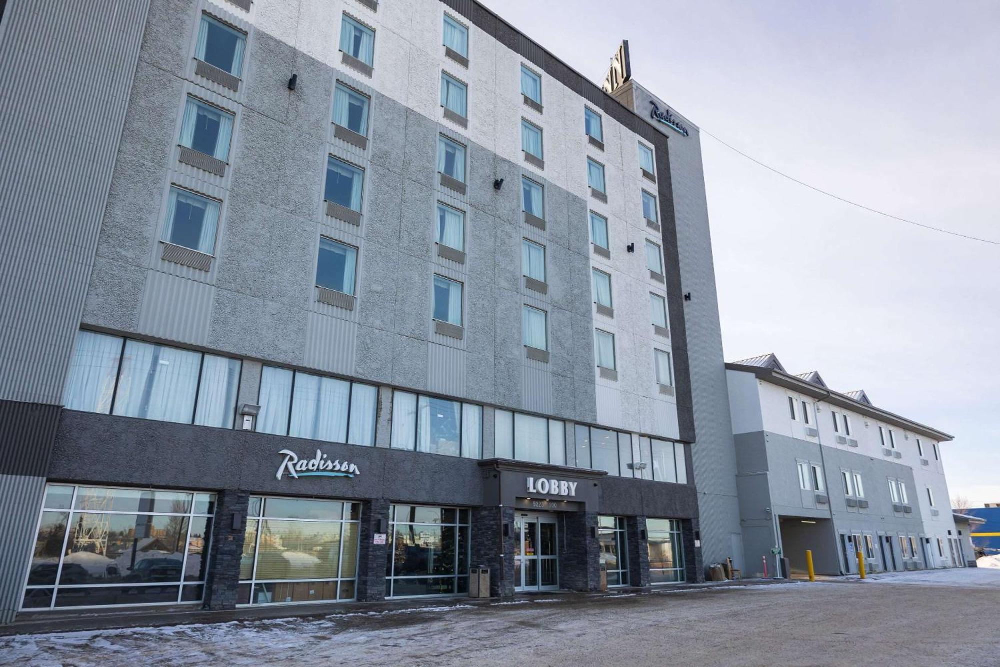 Radisson Hotel Fort St John Fort St. John Экстерьер фото