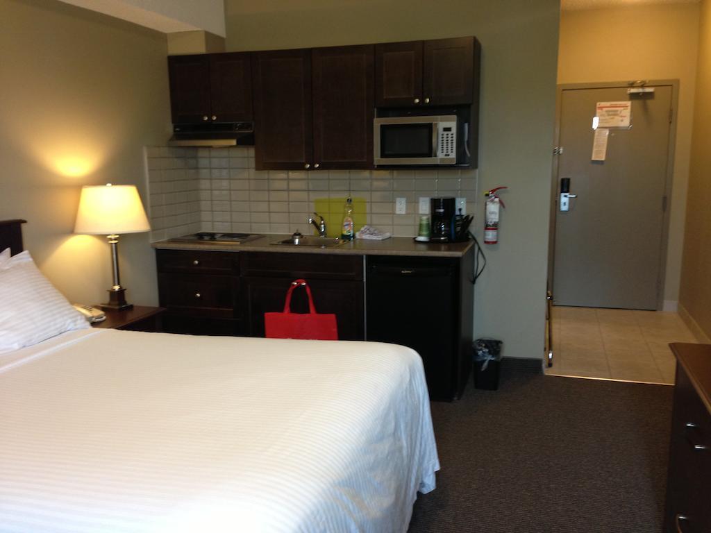 Radisson Hotel Fort St John Fort St. John Экстерьер фото